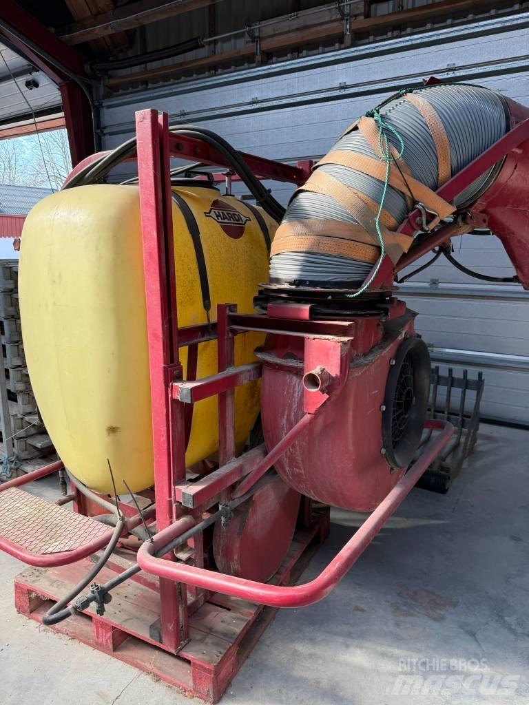Hardi 600 SVCO 承載式噴霧機