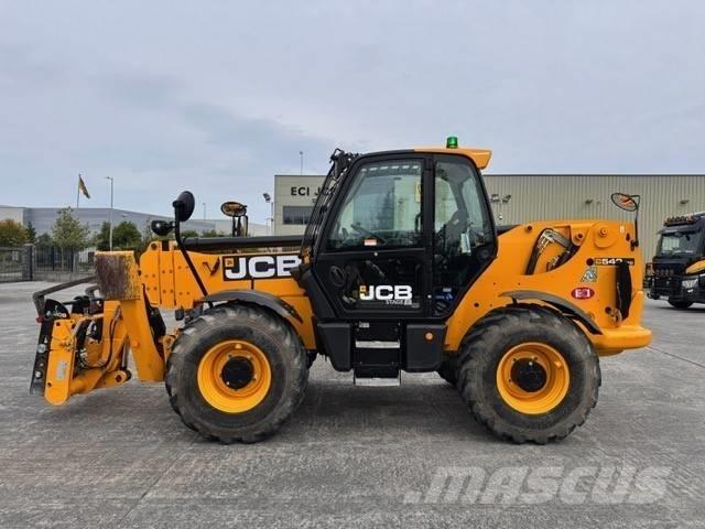 JCB 540-170 伸縮臂操作車