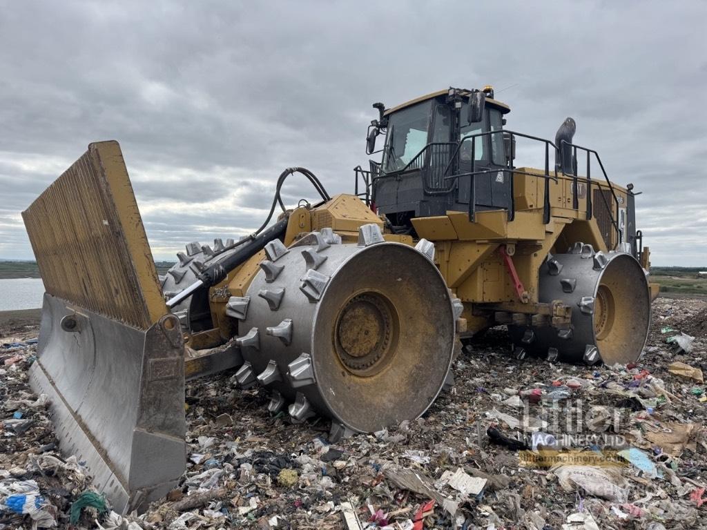 CAT 836 廢棄物壓實機