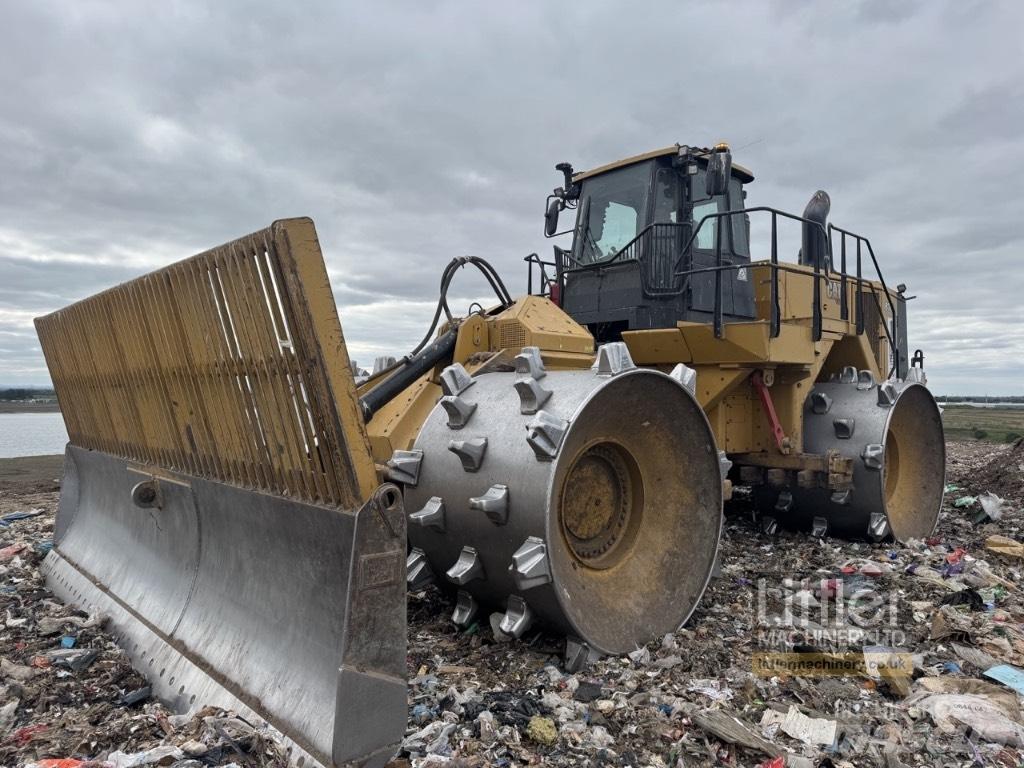 CAT 836 廢棄物壓實機