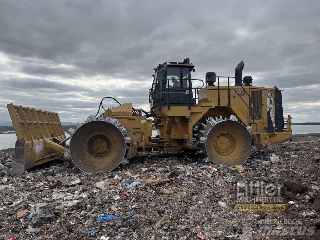 CAT 836 廢棄物壓實機