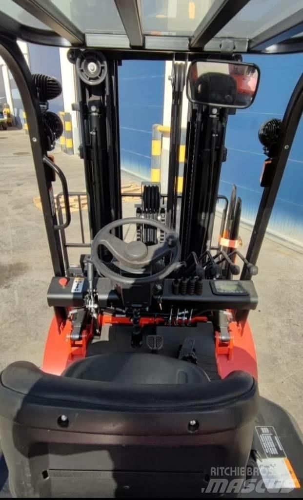 EP EQUIPMENT EFL302 電動堆高機