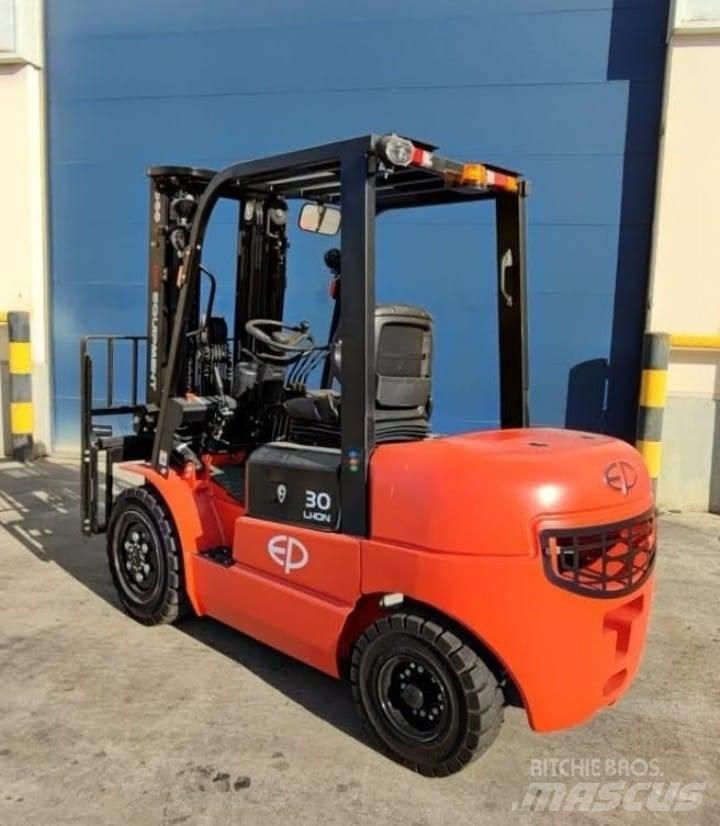 EP EQUIPMENT EFL302 電動堆高機
