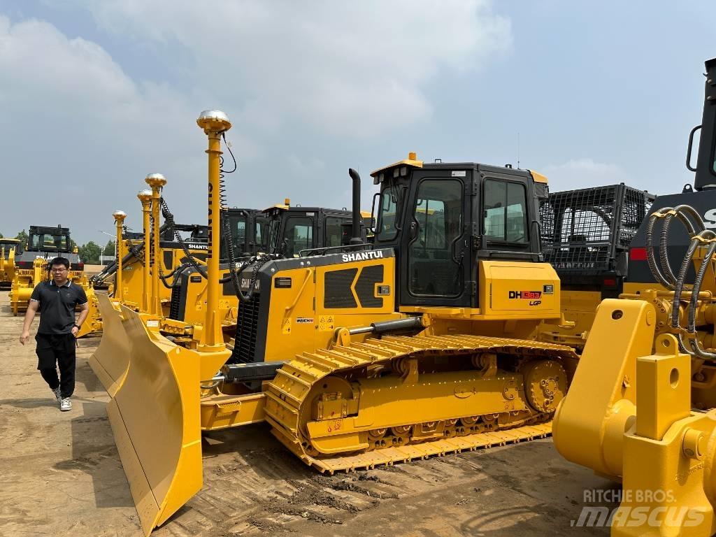 Shantui DH13 履帶推土機