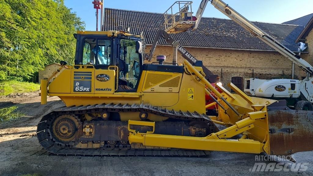 Komatsu D65PX-17 履帶推土機