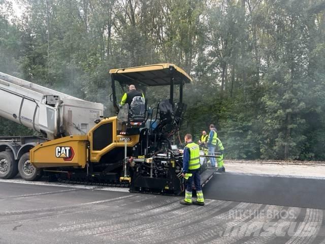 CAT AP 555 瀝青攤舖機/鋪路機