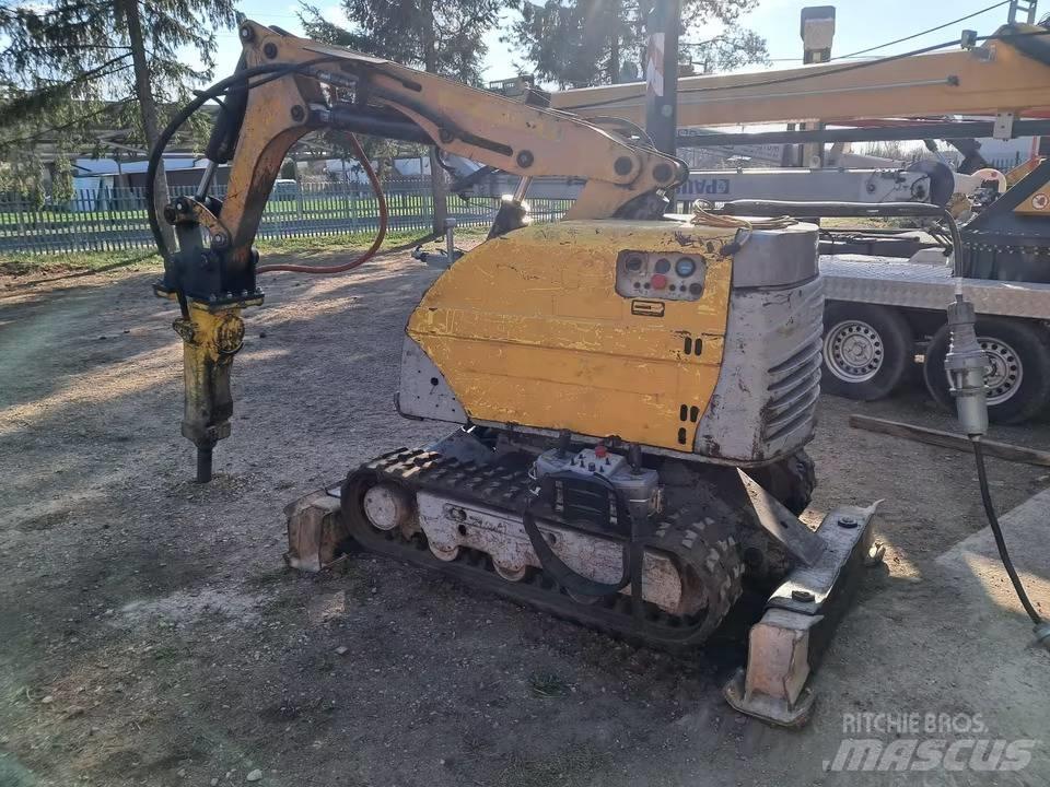 Brokk 180 小型挖土機/掘鑿機<7t(小型挖掘機)