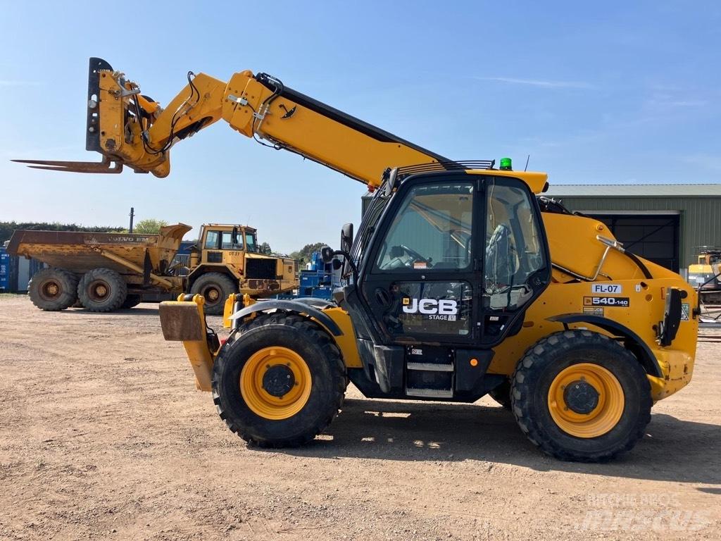 JCB 540-140 伸縮臂操作車