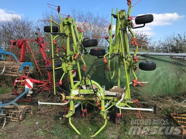 CLAAS Volto 900 耙與翻草機