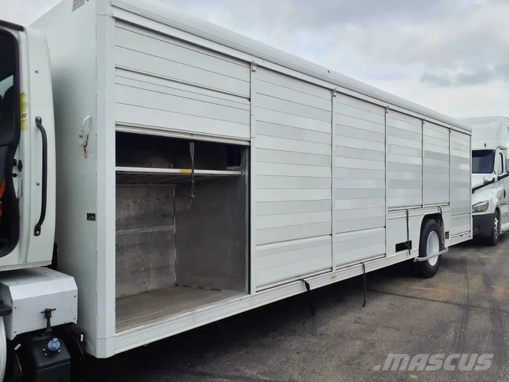 International 4300 飲料運輸卡車
