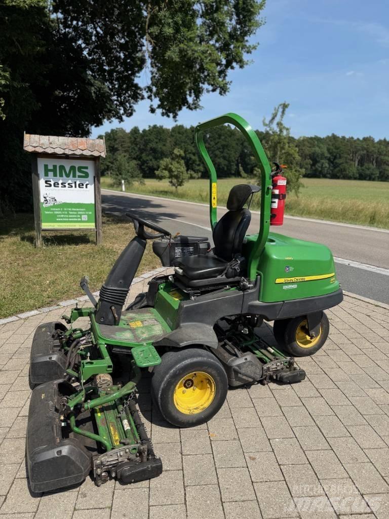 John Deere 2500 E 果嶺割草機
