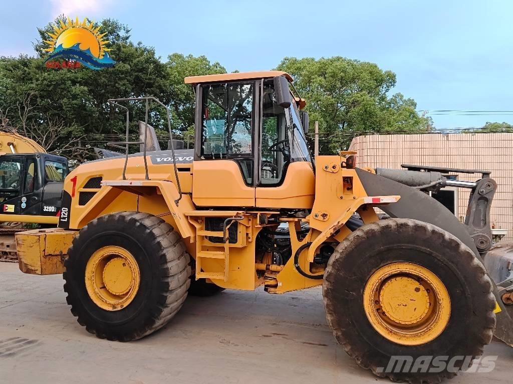Volvo L 120 輪胎式裝載機