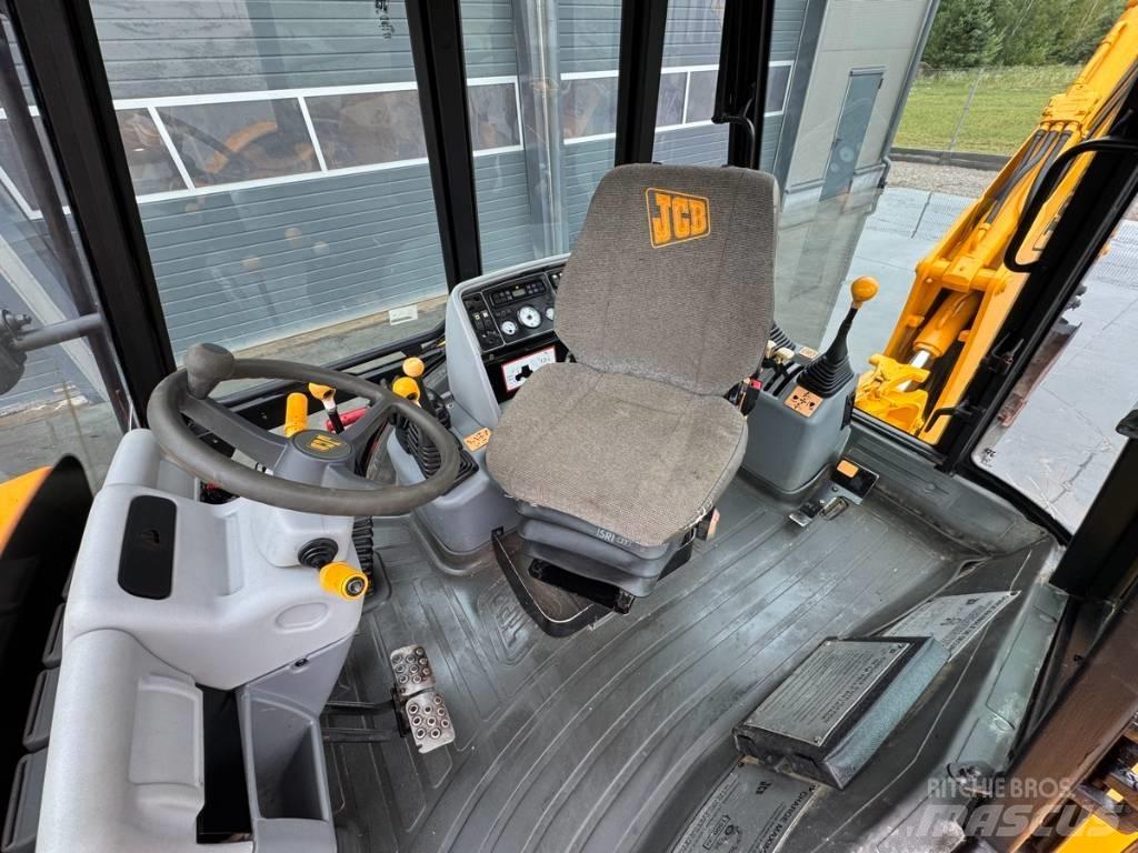 JCB 3 CX 反鏟裝載機