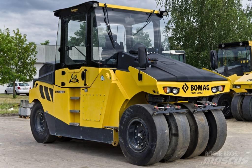 Bomag BW 28 RH 膠輪滾壓機