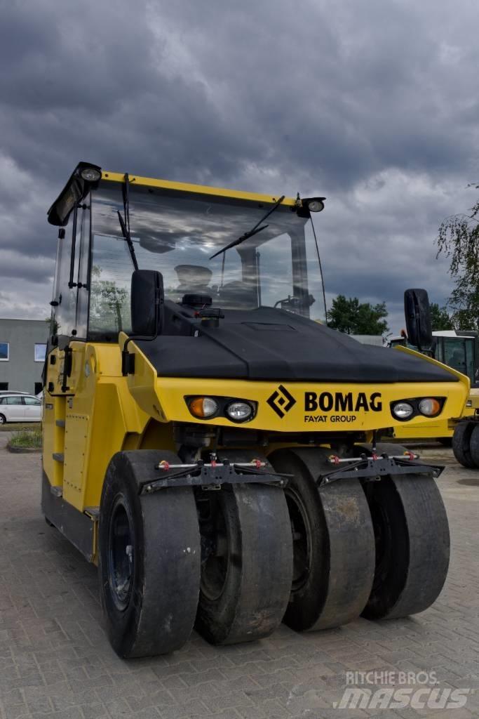 Bomag BW 28 RH 膠輪滾壓機