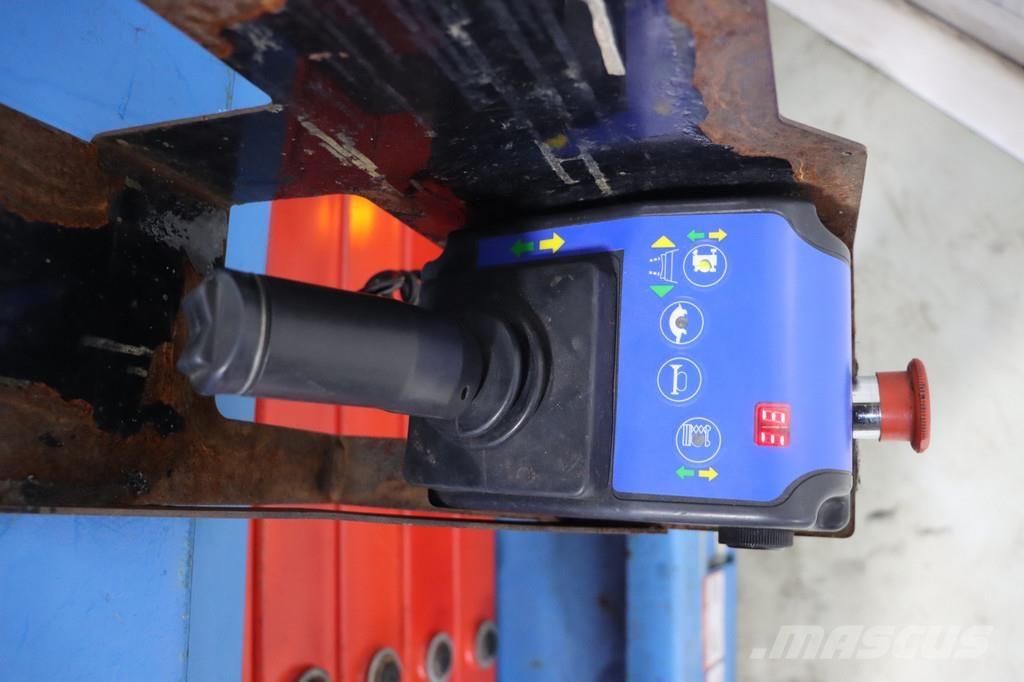 Mantall XE140W 剪式升降機