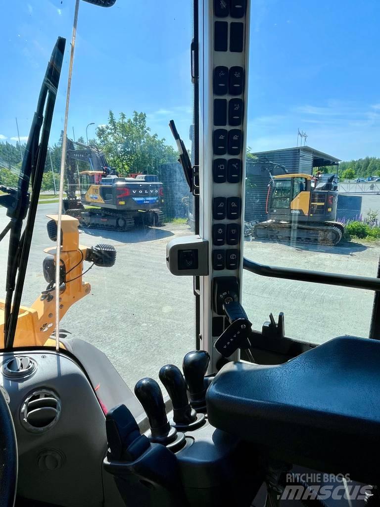 Volvo L 120 H 輪胎式裝載機