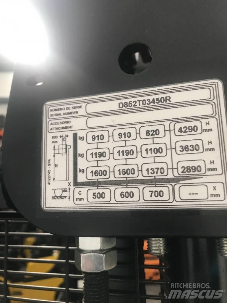 Yale MS16 自走式堆積機