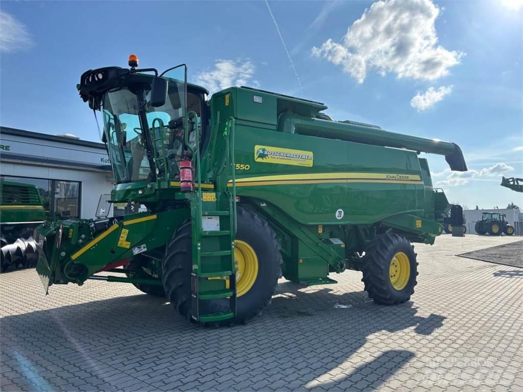 John Deere T550 聯合收穫機