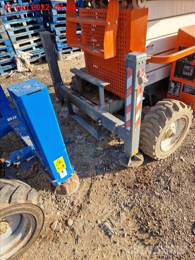 Snorkel S 3370 RT 剪式升降機