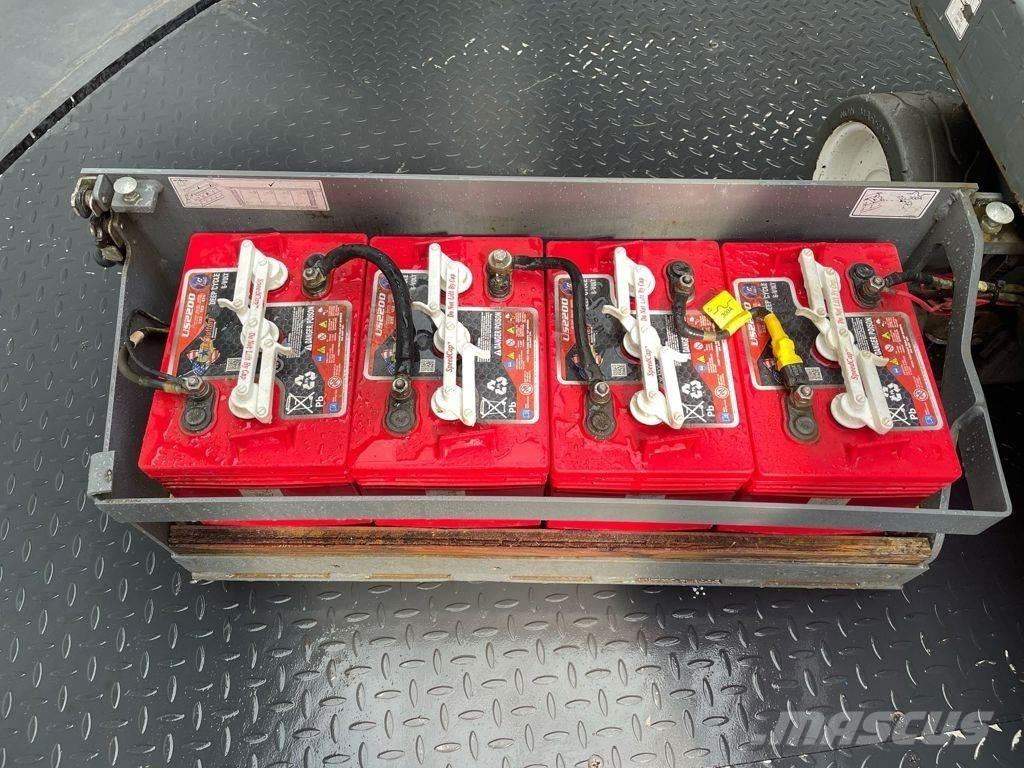 SkyJack SJ3219 剪式升降機