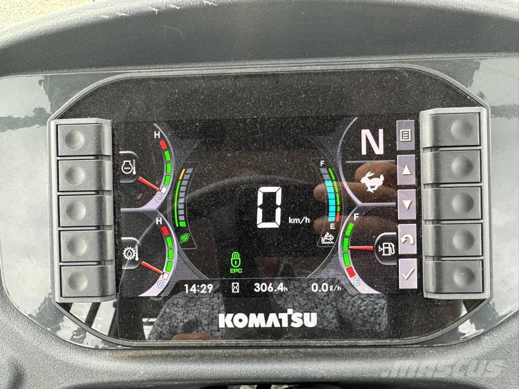 Komatsu WA 100 輪胎式裝載機