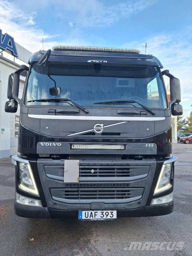 Volvo FM  6x2 起重機卡車