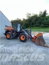 Doosan DL 320-7 輪胎式裝載機