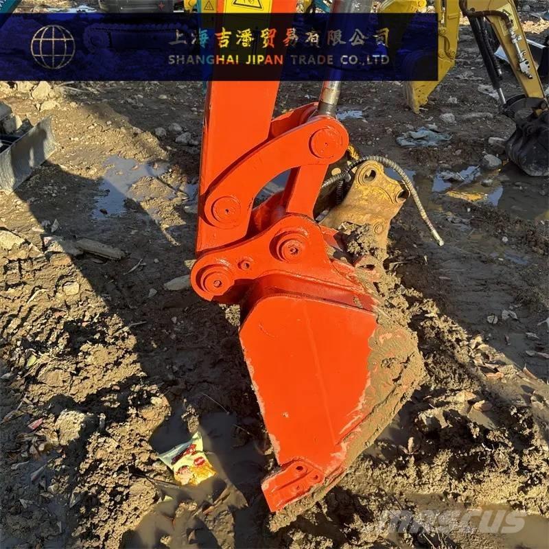 Kubota U 35 小型挖土機/掘鑿機<7t(小型挖掘機)