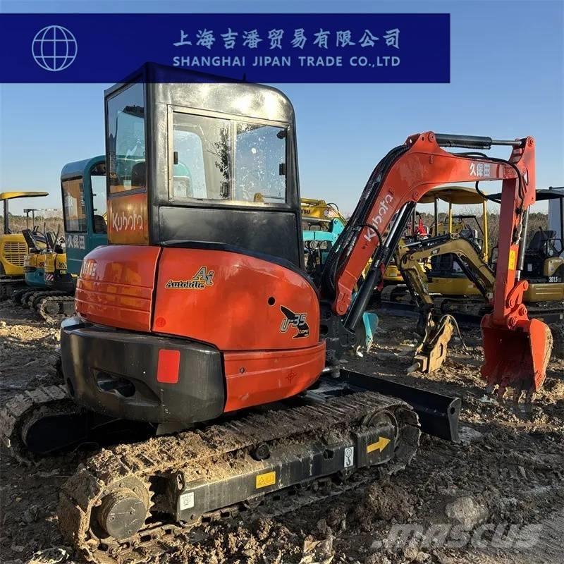 Kubota U 35 小型挖土機/掘鑿機<7t(小型挖掘機)