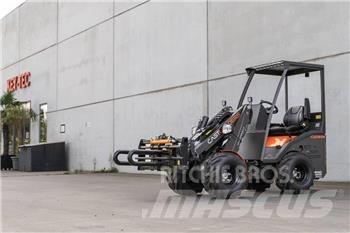 Cast 830D CARBON 小型裝載機