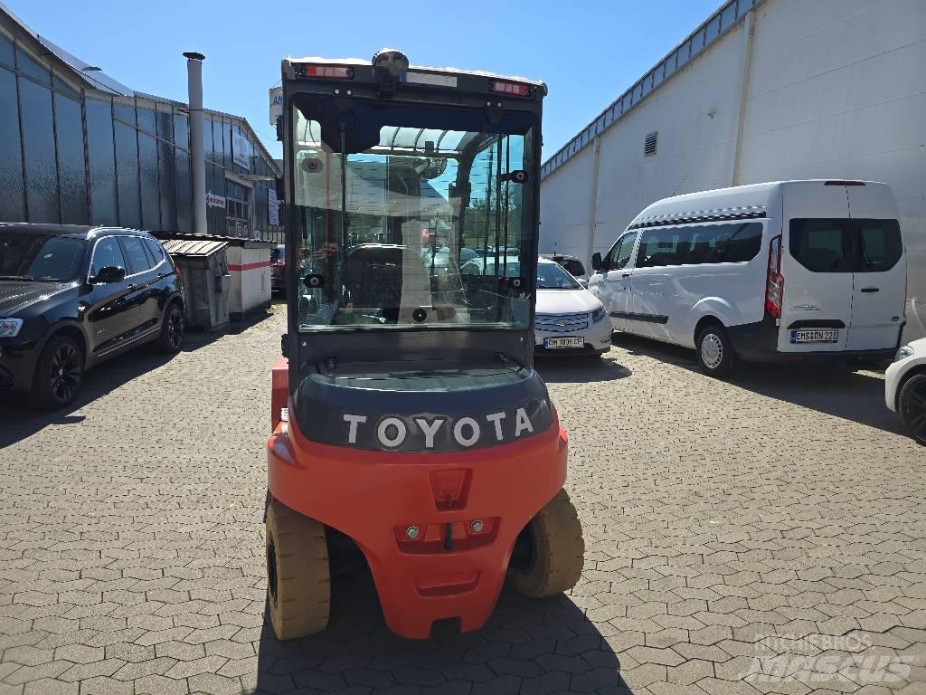 Toyota Traigo 80 電動堆高機