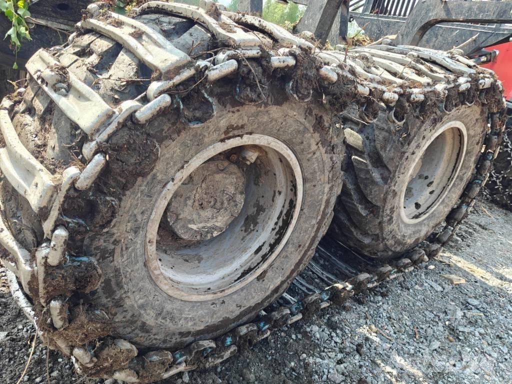 Komatsu 875 集運機