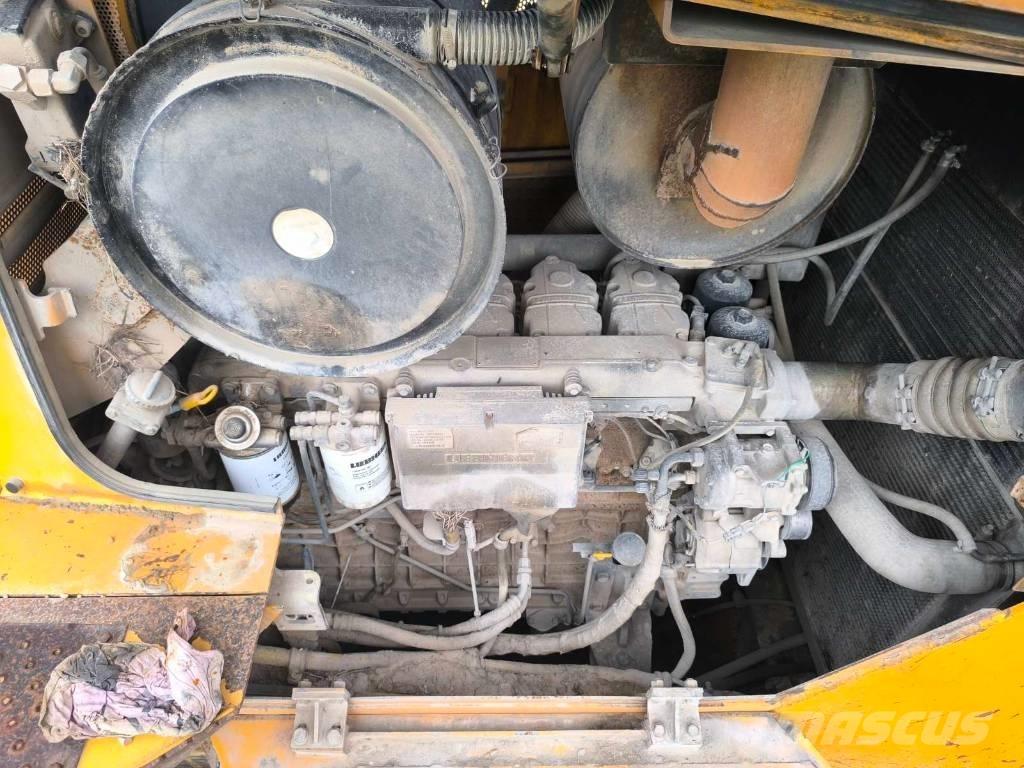 Liebherr PR 754 履帶推土機