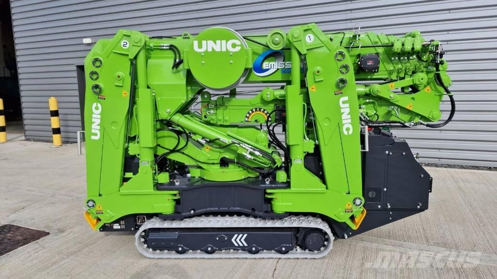 Unic UM445 小型起重機