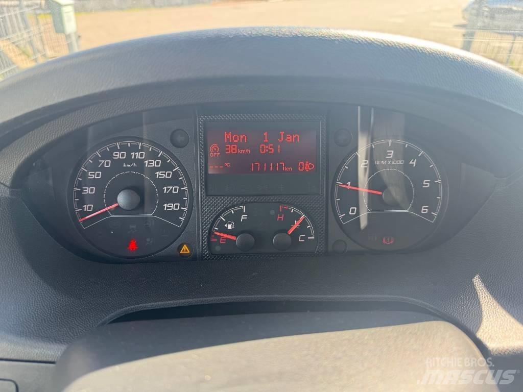 Peugeot Boxer 廂式貨物運輸車