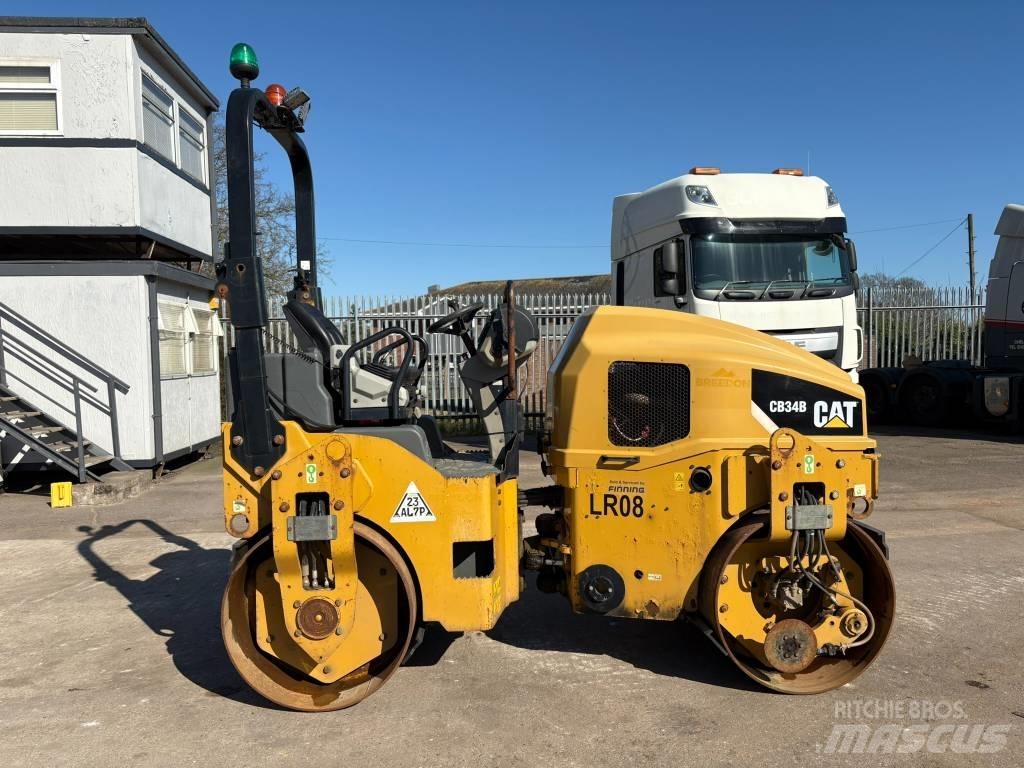 CAT CB 34 B 雙輪滾壓機
