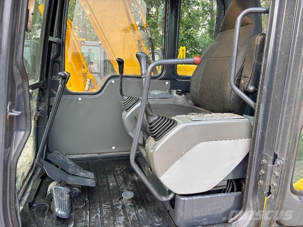 Komatsu PC 70 小型挖土機/掘鑿機<7t(小型挖掘機)