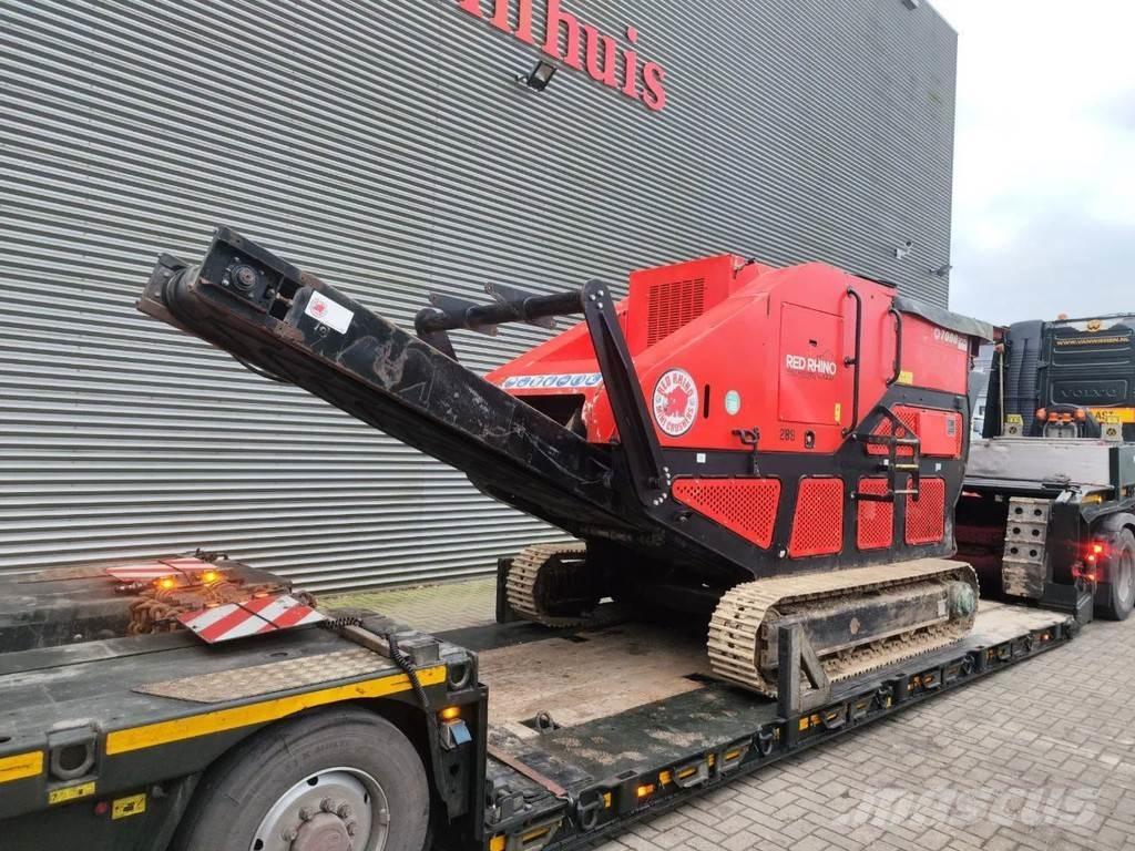 Red Rhino 7000 移動式壓碎機