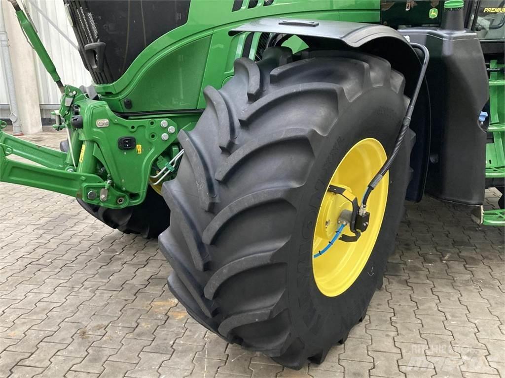 John Deere 6175R 曳引機