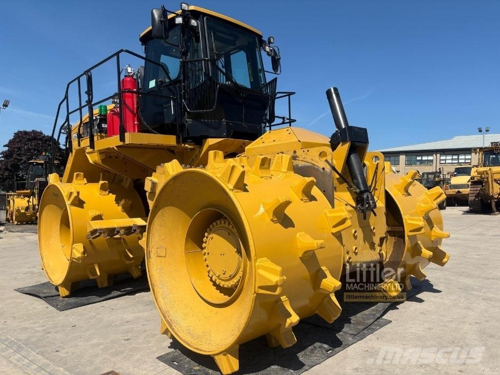 CAT 826 廢棄物壓實機
