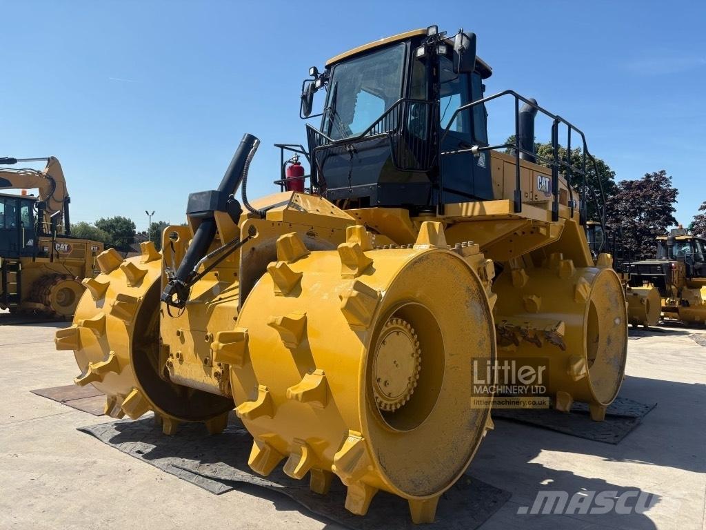 CAT 826 廢棄物壓實機