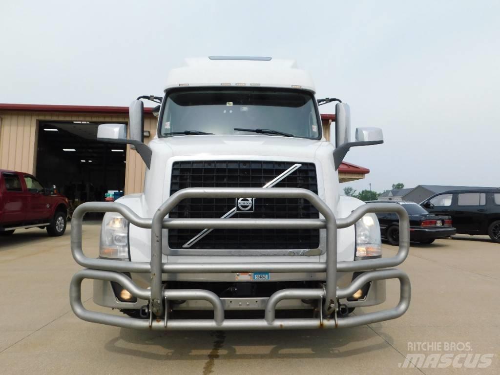 Volvo VNL 曳引機組件