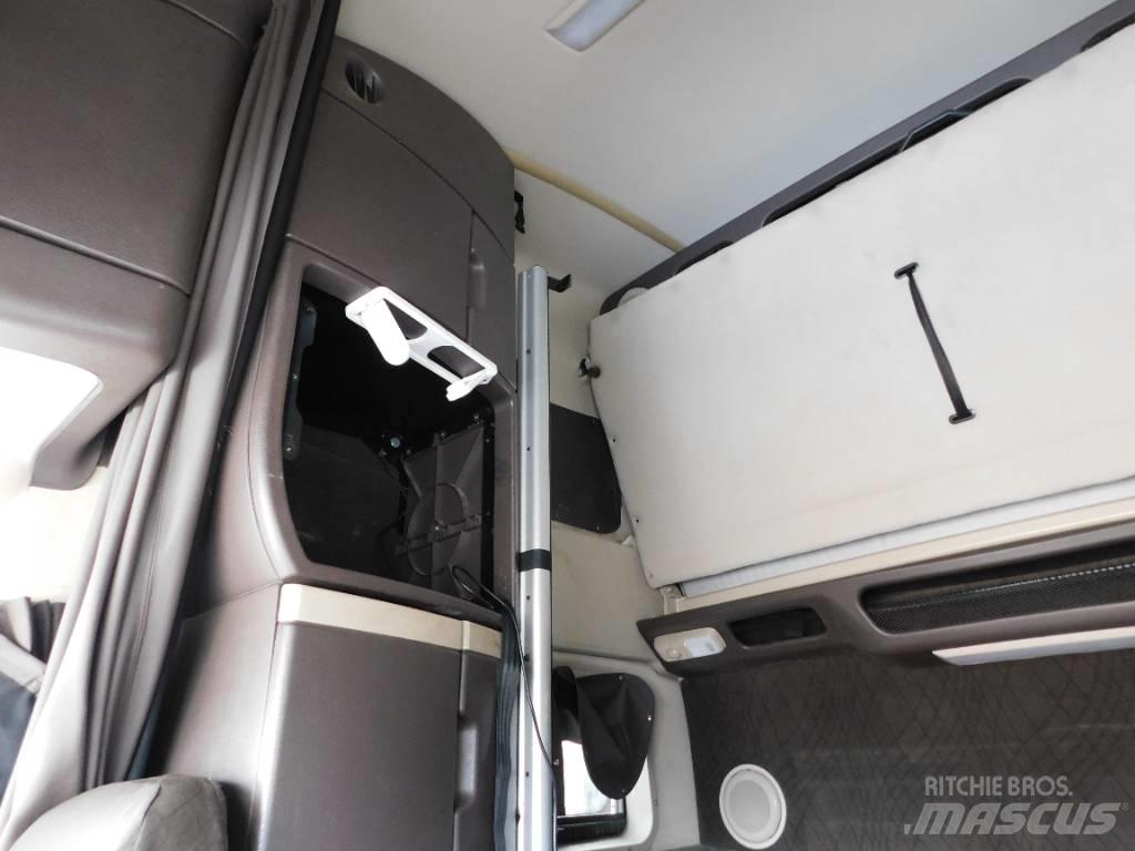 Volvo VNL 曳引機組件