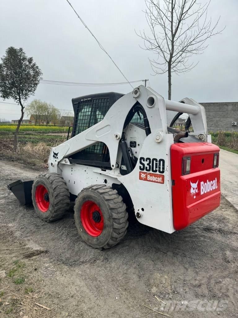 Bobcat S 300 滑移轉向裝載機