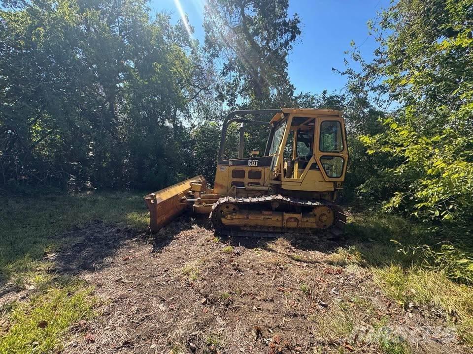 CAT D4C 履帶推土機