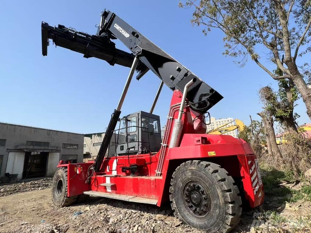 Kalmar DRT 450 前伸型堆積機