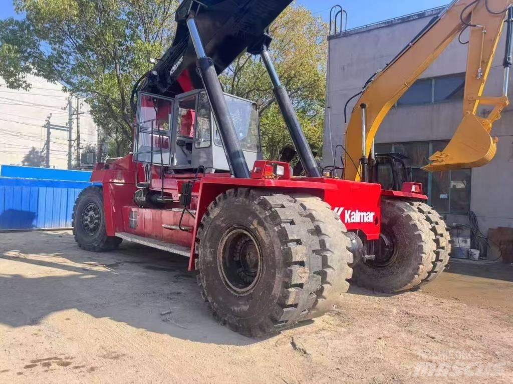 Kalmar DRT 450 前伸型堆積機