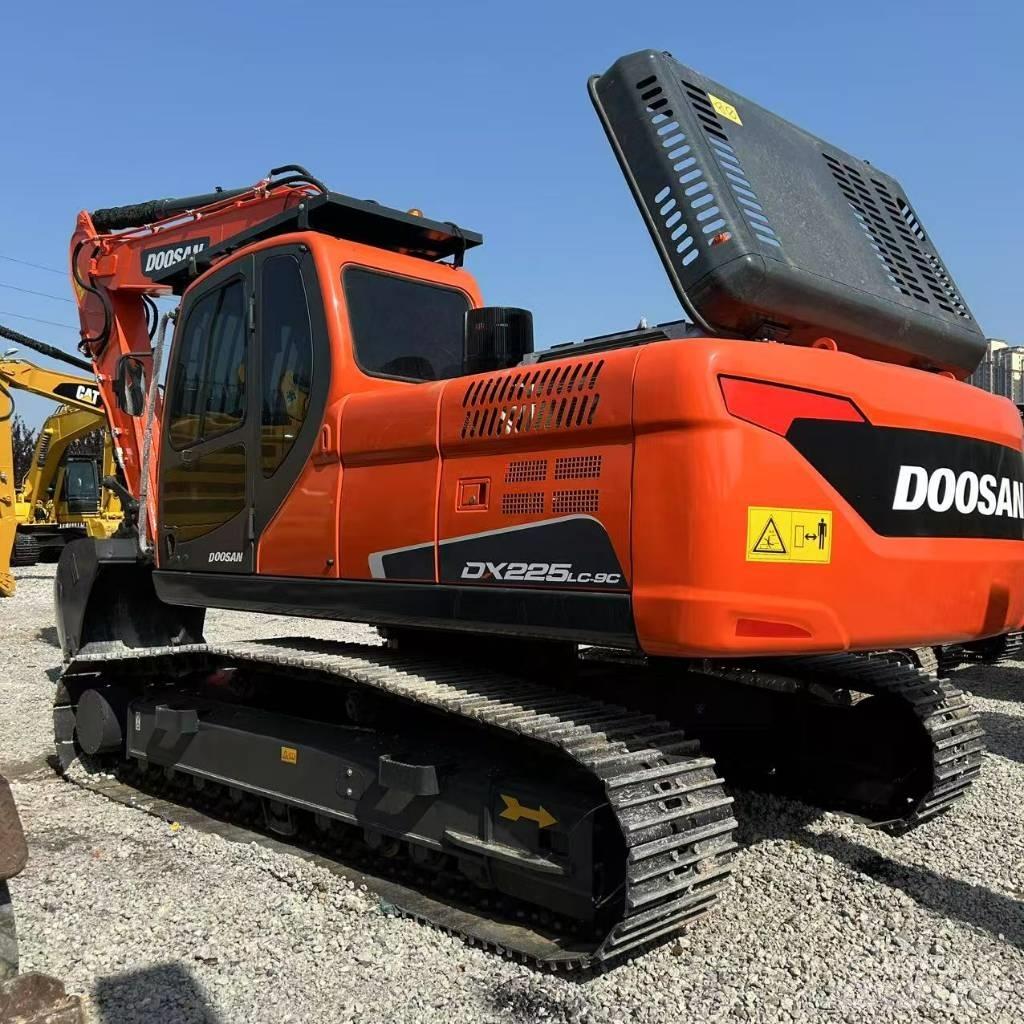Doosan 225LC-9c 履帶式 挖土機/掘鑿機/挖掘機