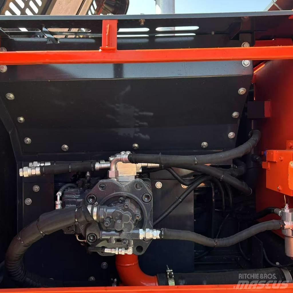 Doosan 225LC-9c 履帶式 挖土機/掘鑿機/挖掘機